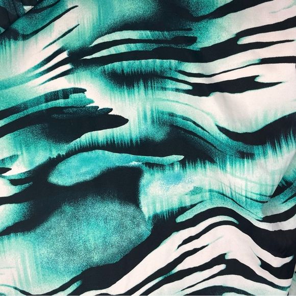 #86 Cacique Vibrant Print Curvy Swim Top with Full Underwire Push Up Bra 40DDD - Picture 4 of 9